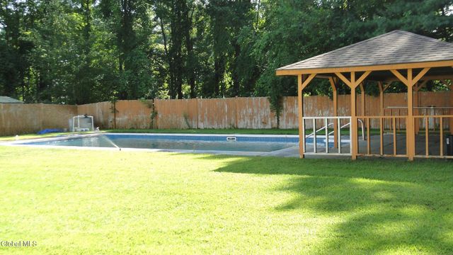 2040 Lisa Lane, Rotterdam, NY 12303