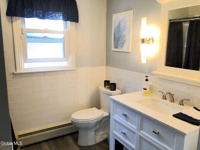 2040 Lisa Lane, Rotterdam, NY 12303