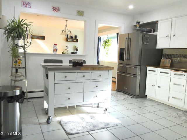 2040 Lisa Lane, Rotterdam, NY 12303