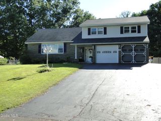 2040 Lisa Lane, Rotterdam, NY 12303