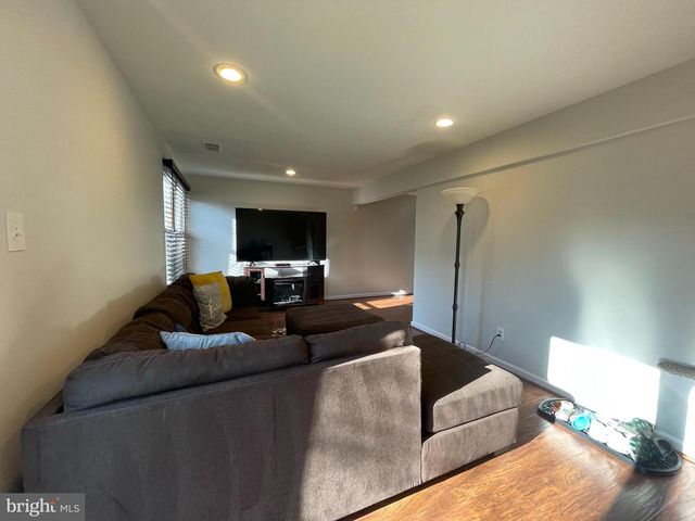 9995 CAMPUS WAY S, Upper Marlboro, MD 20774