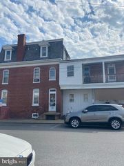 1242 W KING ST, York, PA 17404