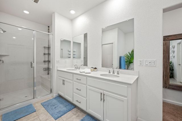 2964 Mackinac Dr, Lincoln, CA 95648