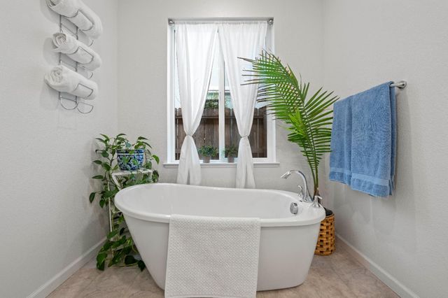 2964 Mackinac Dr, Lincoln, CA 95648