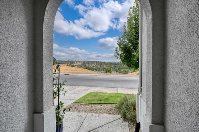 2964 Mackinac Dr, Lincoln, CA 95648