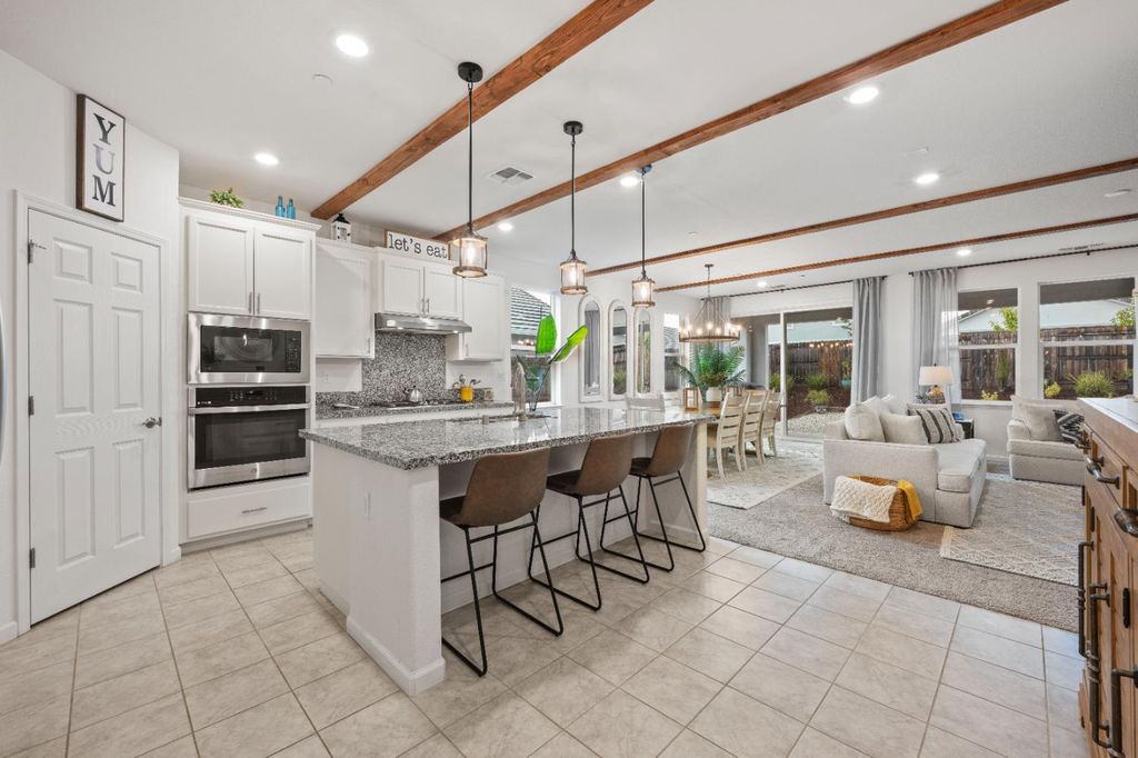 2964 Mackinac Dr, Lincoln, CA 95648