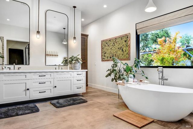 85 W Trinity Rd, Glen Ellen, CA 95442