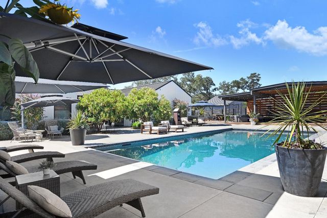 85 W Trinity Rd, Glen Ellen, CA 95442