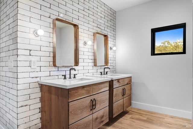 85 W Trinity Rd, Glen Ellen, CA 95442