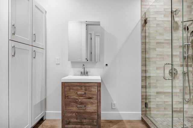 85 W Trinity Rd, Glen Ellen, CA 95442