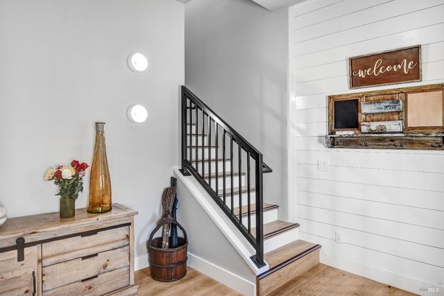 85 W Trinity Rd, Glen Ellen, CA 95442