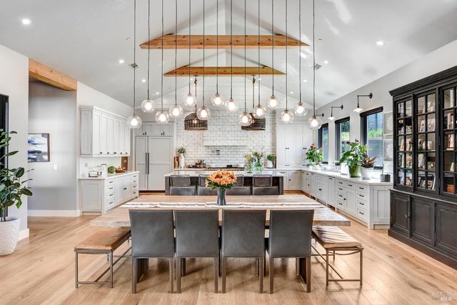 85 W Trinity Rd, Glen Ellen, CA 95442