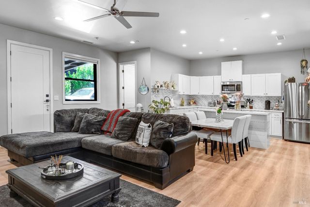 85 W Trinity Rd, Glen Ellen, CA 95442