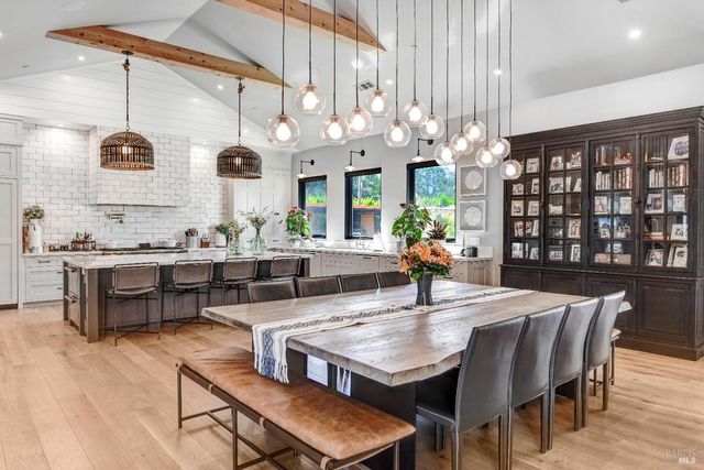 85 W Trinity Rd, Glen Ellen, CA 95442