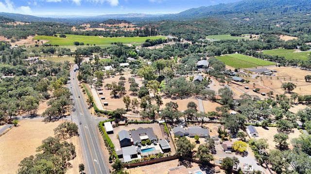 85 W Trinity Rd, Glen Ellen, CA 95442