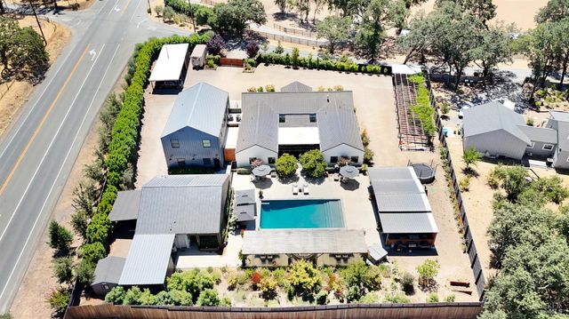 85 W Trinity Rd, Glen Ellen, CA 95442