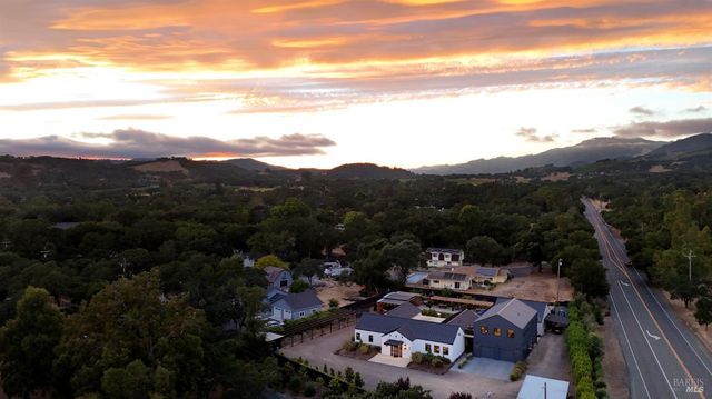 85 W Trinity Rd, Glen Ellen, CA 95442