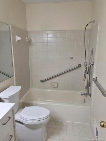 33917 Lakewood Drive, Sterling Heights, MI 48312