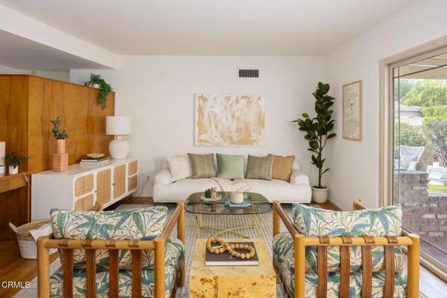 9527 Broadway, Temple City, CA 91780