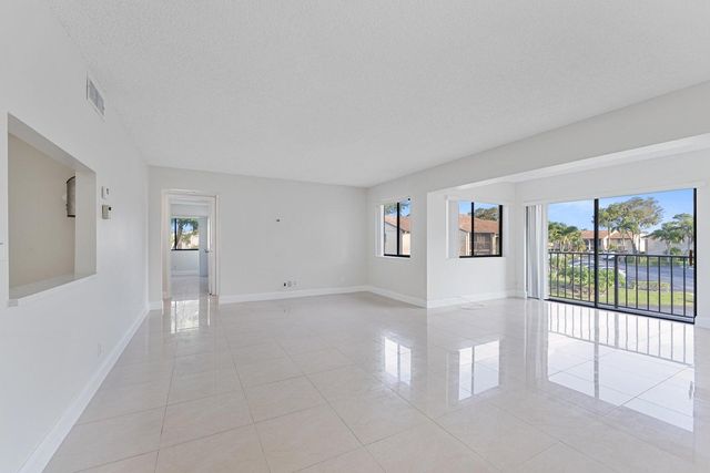 537 Shady Pine Way, Greenacres, FL 33415