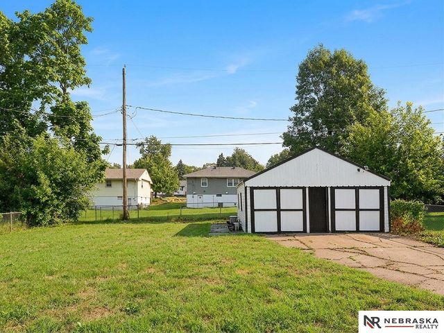 3924 Kansas Avenue, Omaha, NE 68111