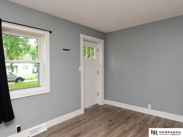 3924 Kansas Avenue, Omaha, NE 68111