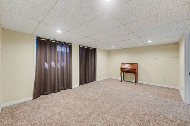 11819 Wicker Avenue, Cedar Lake, IN 46303