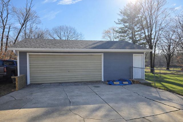 11819 Wicker Avenue, Cedar Lake, IN 46303