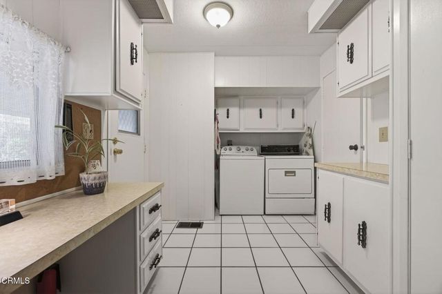 8 Calle Fronte 204, Camarillo, CA 93012