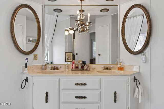 8 Calle Fronte 204, Camarillo, CA 93012