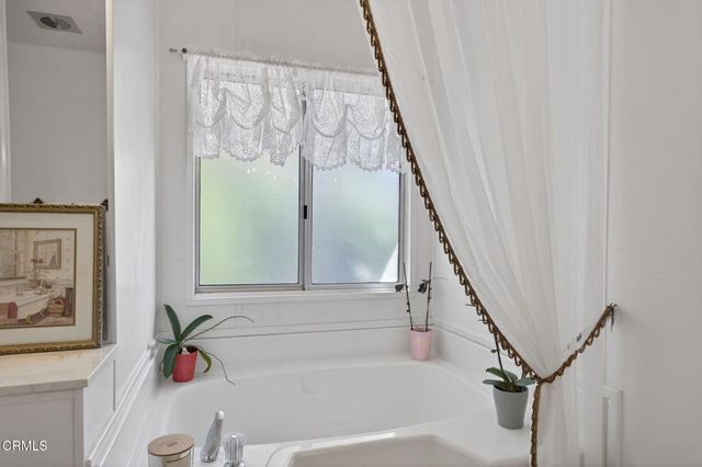 8 Calle Fronte 204, Camarillo, CA 93012