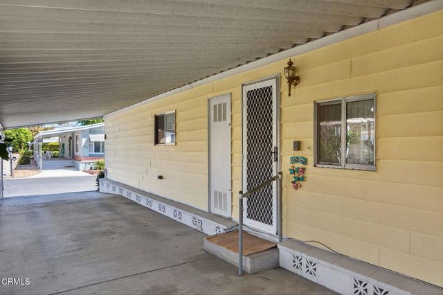 8 Calle Fronte 204, Camarillo, CA 93012