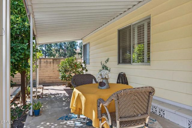 8 Calle Fronte 204, Camarillo, CA 93012