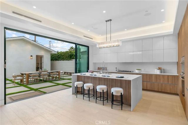 4437 Calhoun Avenue, Sherman Oaks, CA 91423