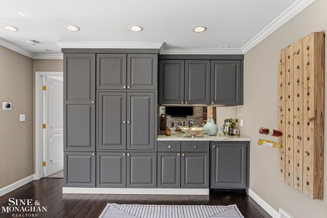 264 Grosse Pointe Boulevard, Grosse Pointe Farms, MI 48236