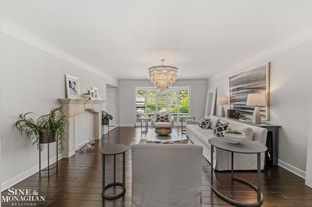 264 Grosse Pointe Boulevard, Grosse Pointe Farms, MI 48236