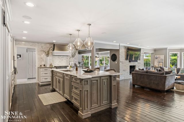 264 Grosse Pointe Boulevard, Grosse Pointe Farms, MI 48236