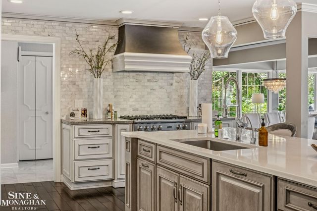 264 Grosse Pointe Boulevard, Grosse Pointe Farms, MI 48236