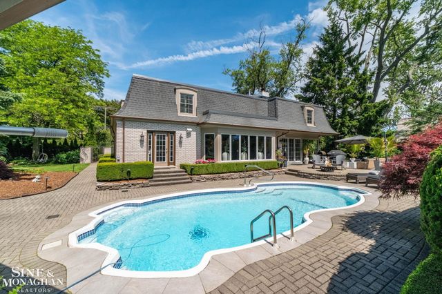 264 Grosse Pointe Boulevard, Grosse Pointe Farms, MI 48236