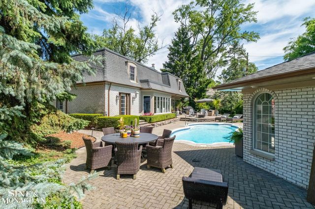 264 Grosse Pointe Boulevard, Grosse Pointe Farms, MI 48236