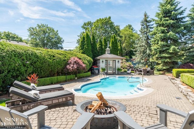 264 Grosse Pointe Boulevard, Grosse Pointe Farms, MI 48236