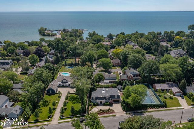 264 Grosse Pointe Boulevard, Grosse Pointe Farms, MI 48236