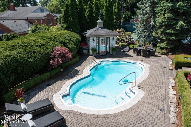 264 Grosse Pointe Boulevard, Grosse Pointe Farms, MI 48236