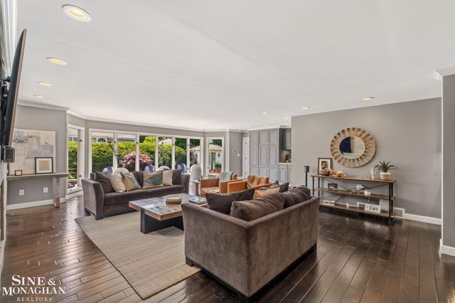 264 Grosse Pointe Boulevard, Grosse Pointe Farms, MI 48236