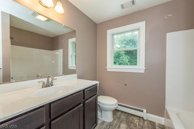 157 Halsey Rd, Hampton Twp., NJ 07860
