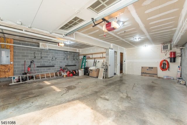157 Halsey Rd, Hampton Twp., NJ 07860