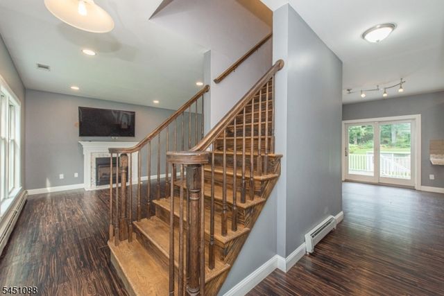 157 Halsey Rd, Hampton Twp., NJ 07860