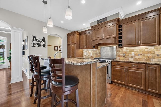 280 Drumlin Circle, Oregon, WI 53575