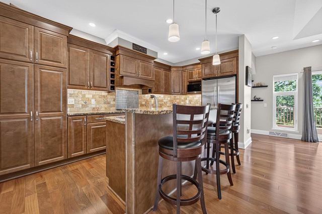280 Drumlin Circle, Oregon, WI 53575