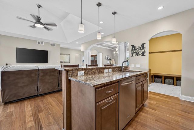 280 Drumlin Circle, Oregon, WI 53575